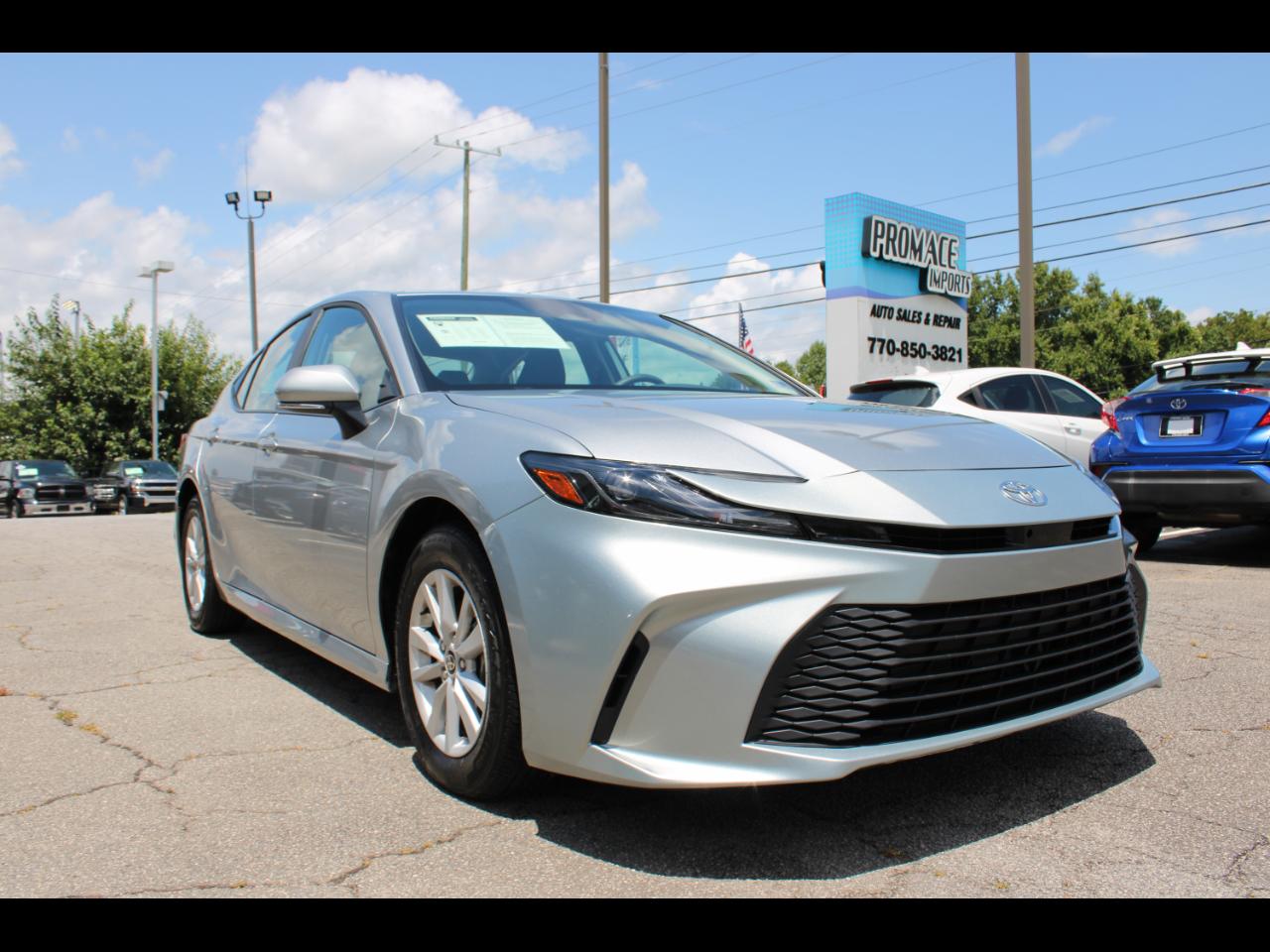 Toyota Camry LE (Natl) 2026