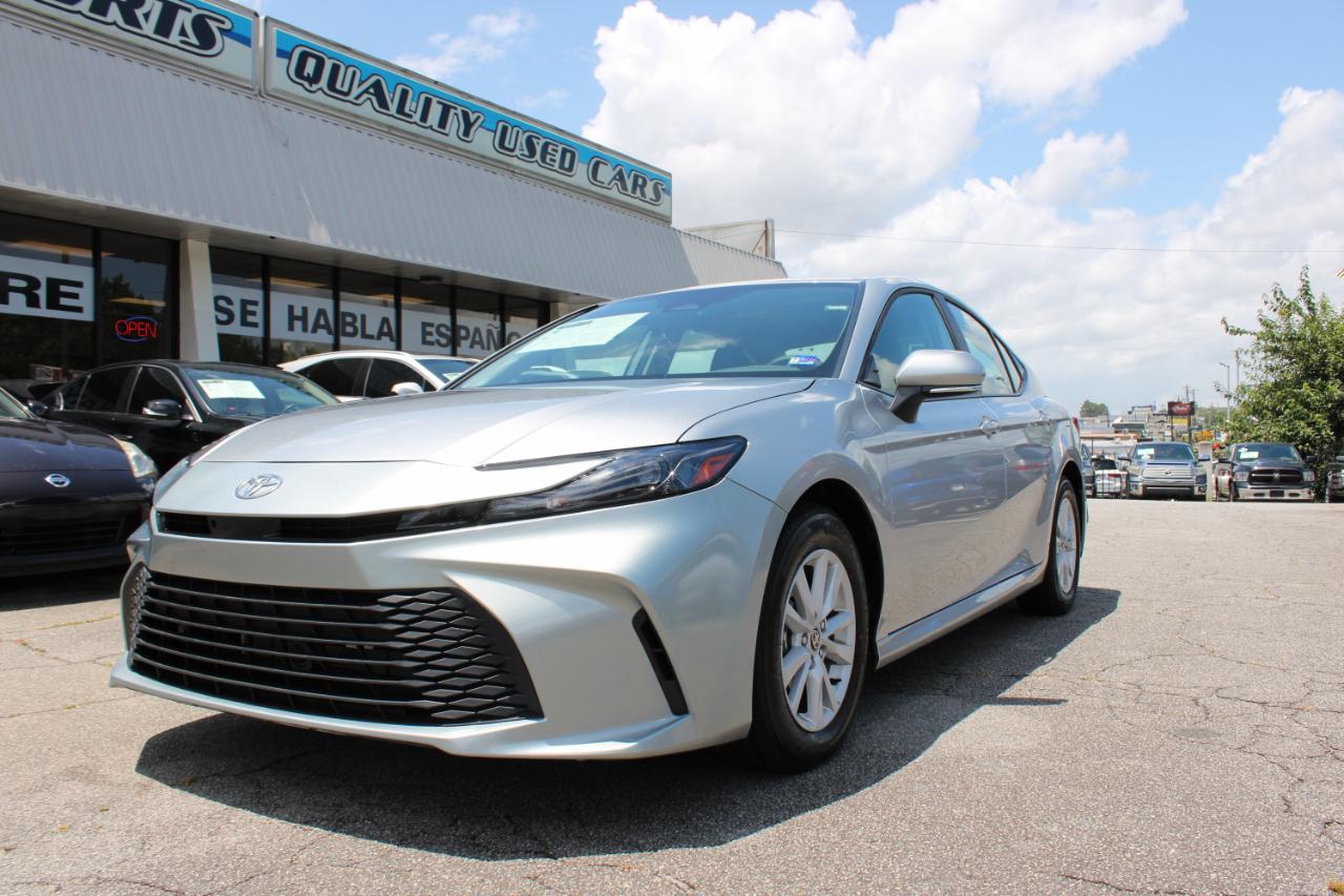 Toyota Camry LE (Natl) 2026