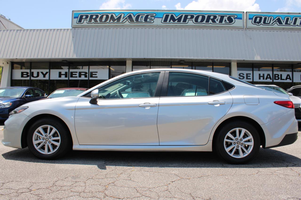 Toyota Camry LE (Natl) 2026