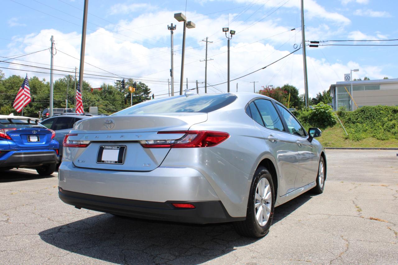 Toyota Camry LE (Natl) 2026