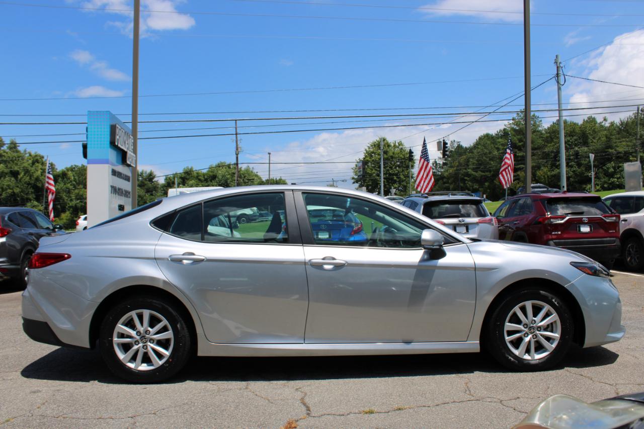 Toyota Camry LE (Natl) 2026