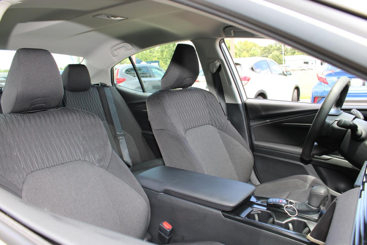 Toyota Camry LE (Natl) 2026