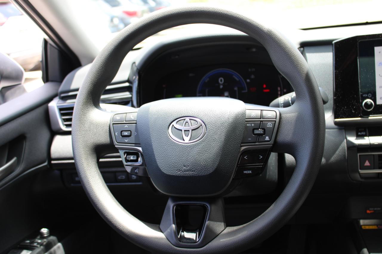 Toyota Camry LE (Natl) 2026