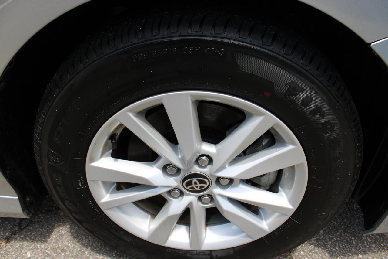 Toyota Camry LE (Natl) 2026
