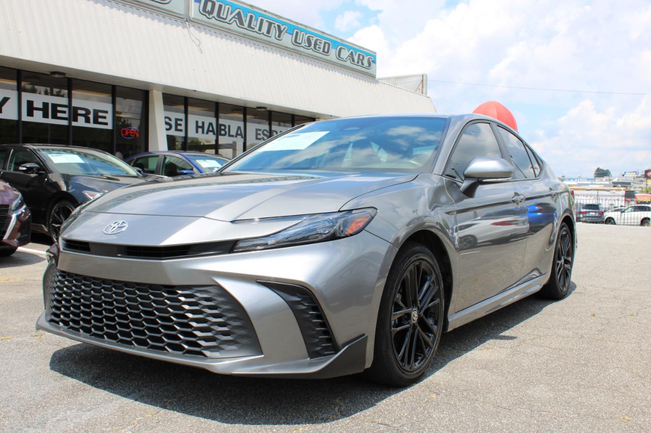 Toyota Camry SE (Natl) 2025