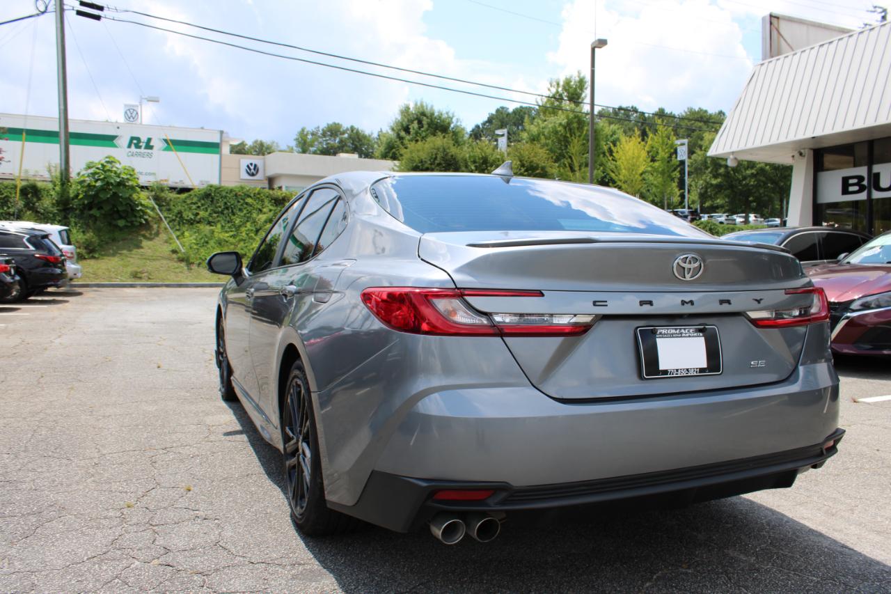 Toyota Camry SE (Natl) 2025