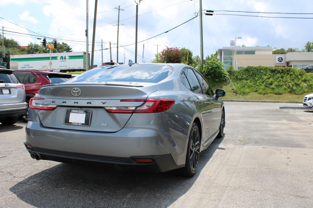 Toyota Camry SE (Natl) 2025