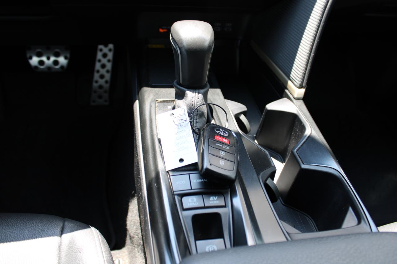 Toyota Camry SE (Natl) 2025