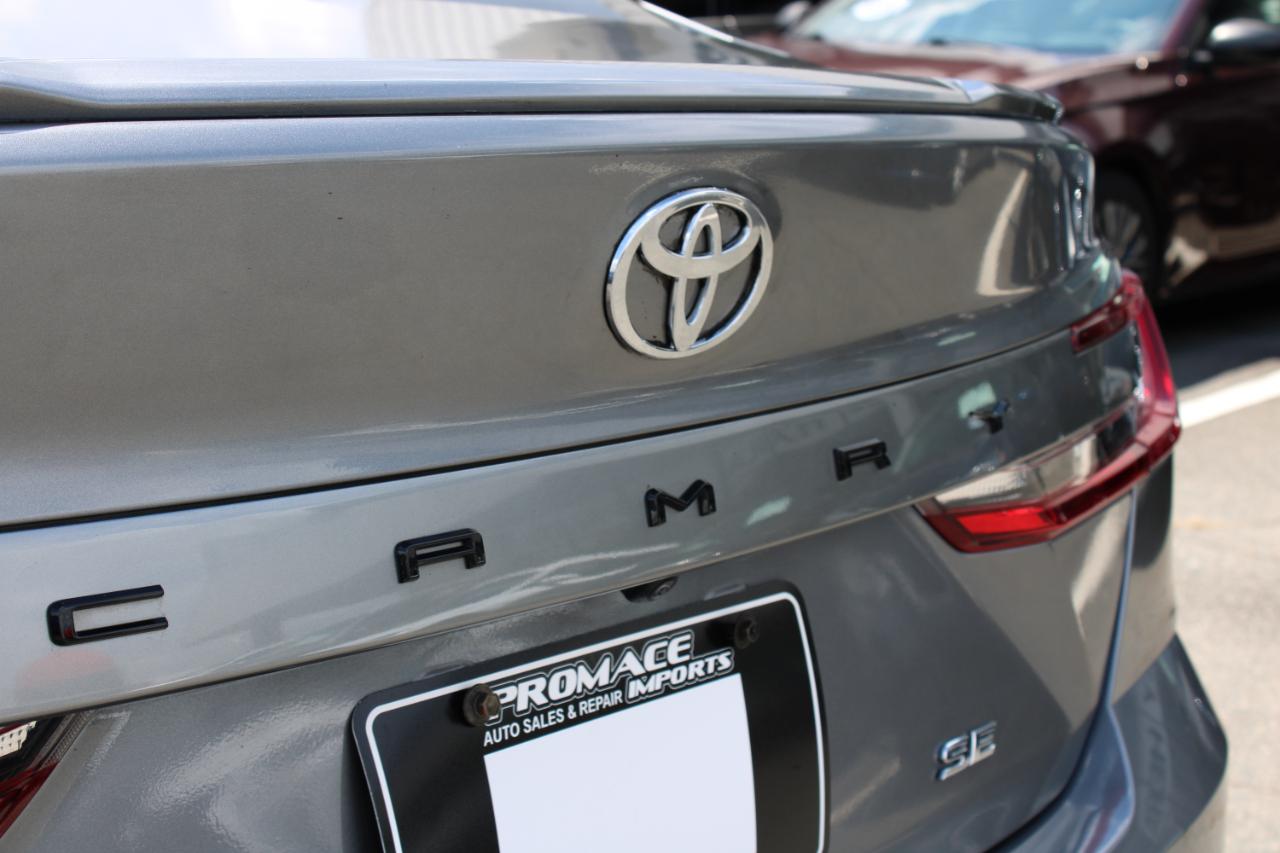 Toyota Camry SE (Natl) 2025