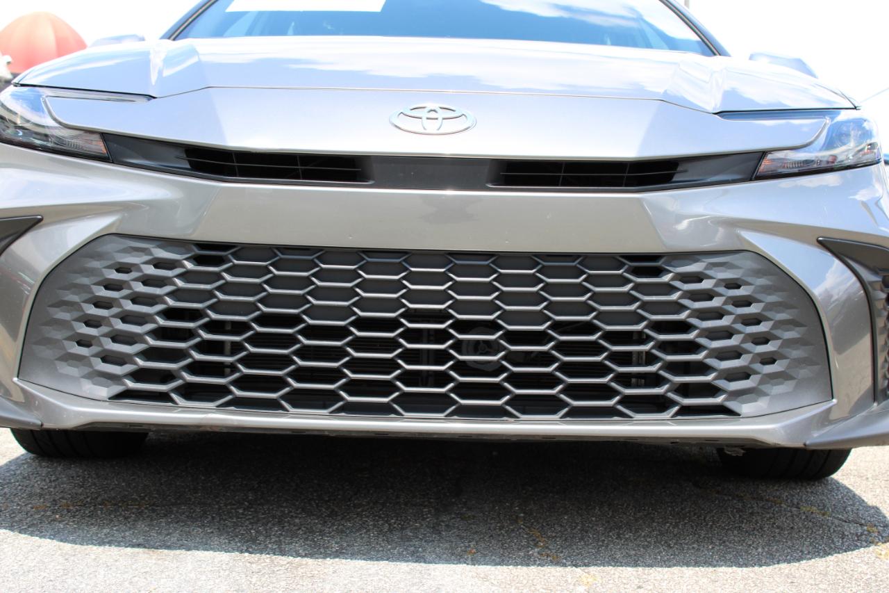 Toyota Camry SE (Natl) 2025