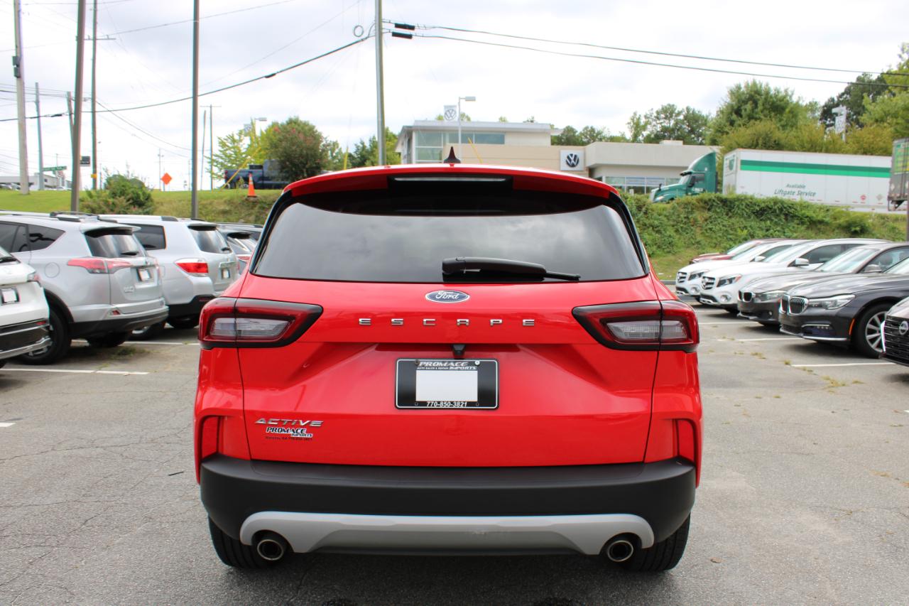 Ford Escape photo 8