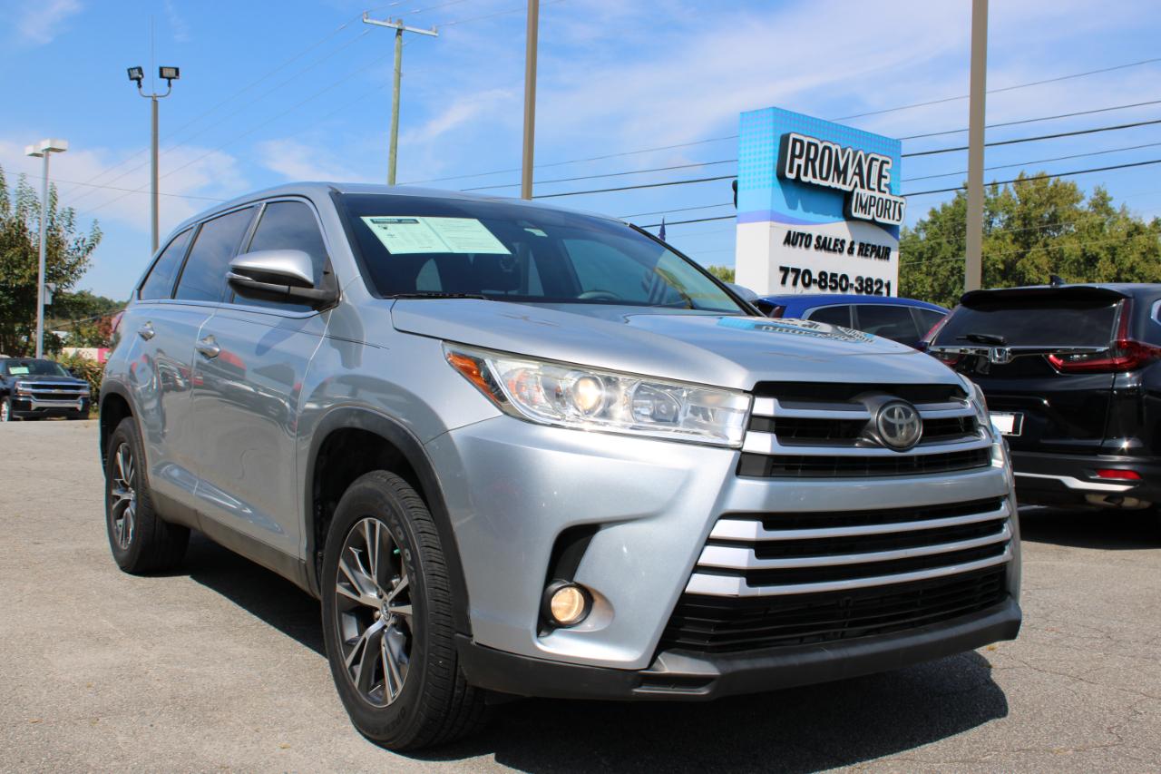 Toyota Highlander LE V6 FWD (Natl) 2019