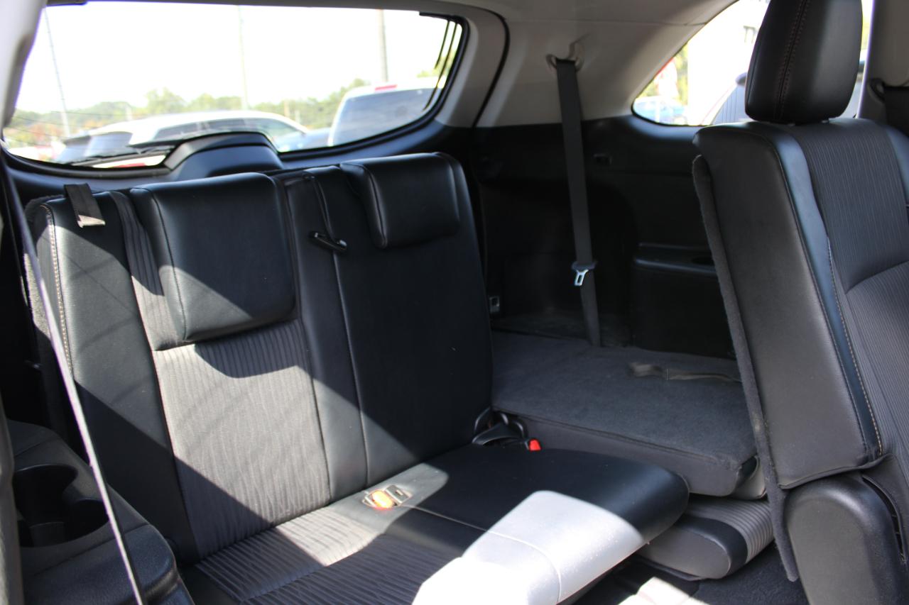Toyota Highlander LE V6 FWD (Natl) 2019