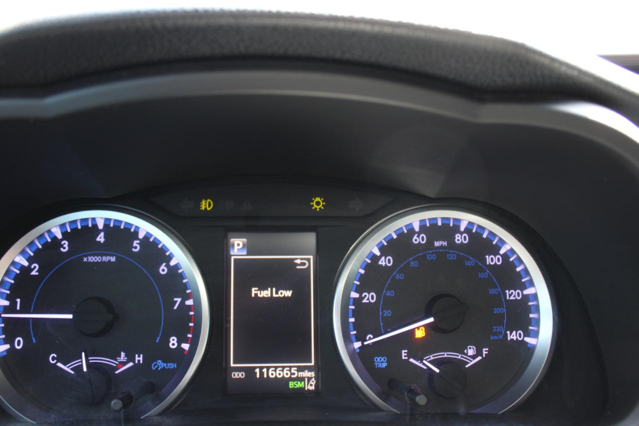 Toyota Highlander LE V6 FWD (Natl) 2019