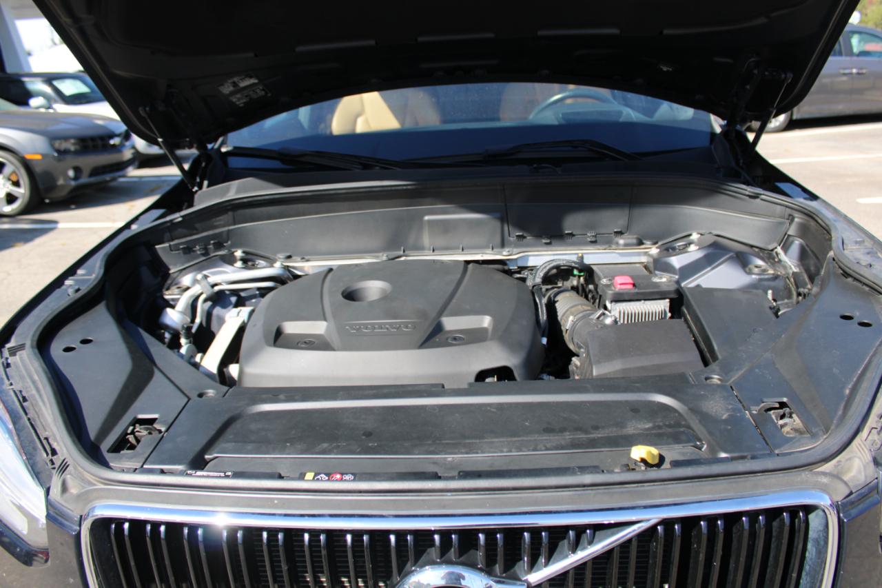 Volvo XC90 photo 12