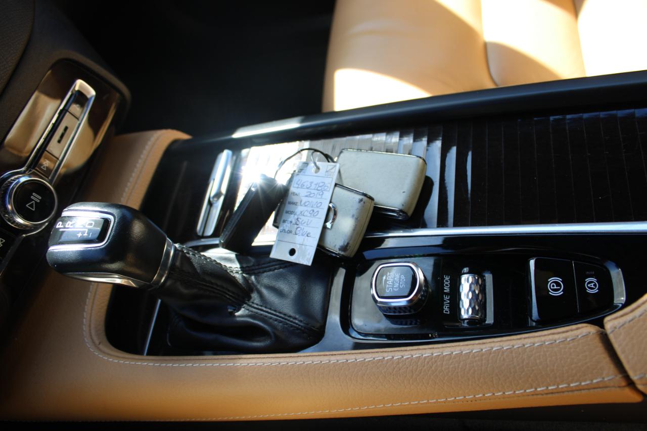 Volvo XC90 photo 20