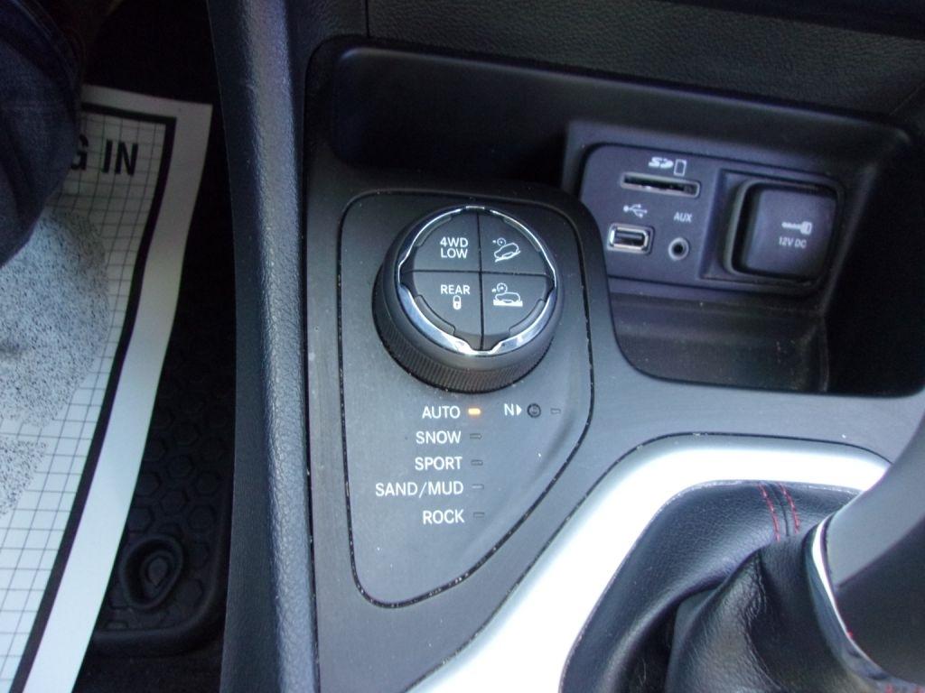 Jeep Cherokee 4WD 4dr Trailhawk 2016