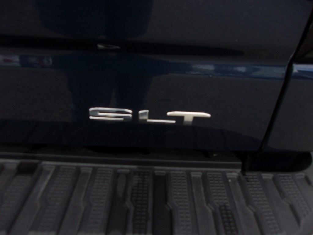 GMC Sierra 1500 4WD Crew Cab 147" SLT 2021