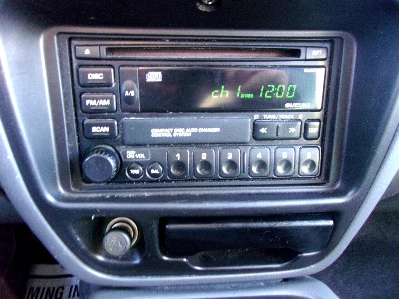 Suzuki XL-7 4dr Standard Auto 4WD 2002