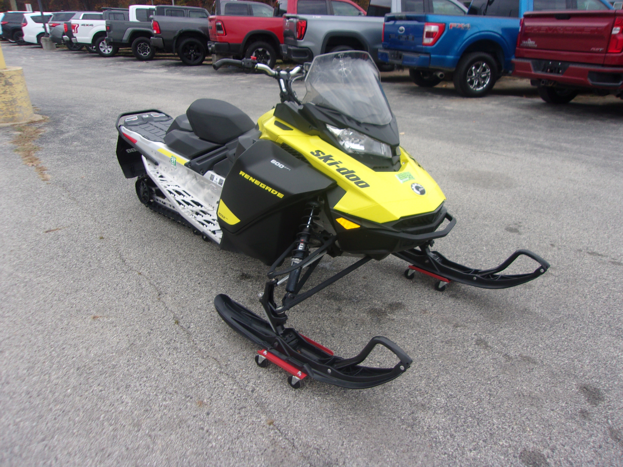 Ski-Doo Renegade  2022