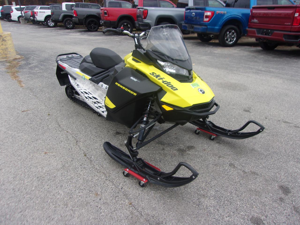 Ski-Doo Renegade  2022