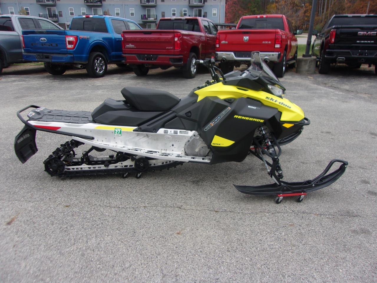 Ski-Doo Renegade  2022