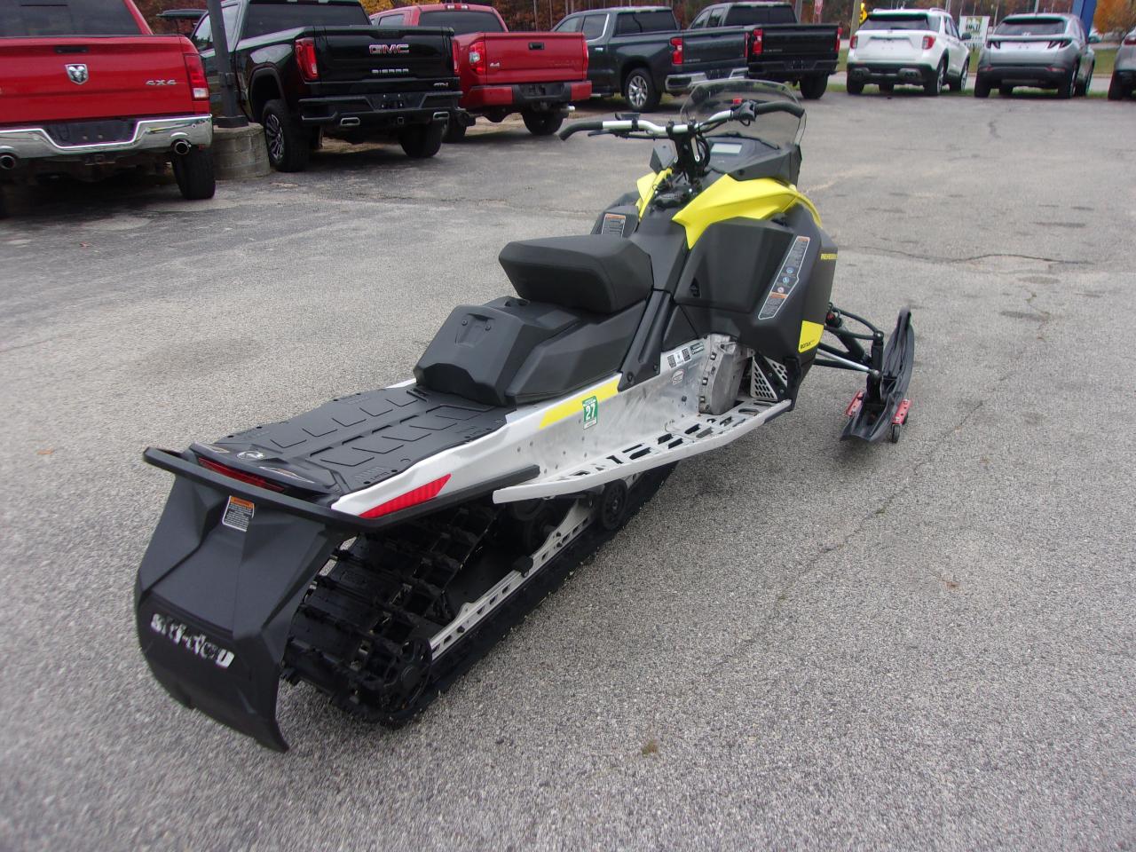 Ski-Doo Renegade  2022