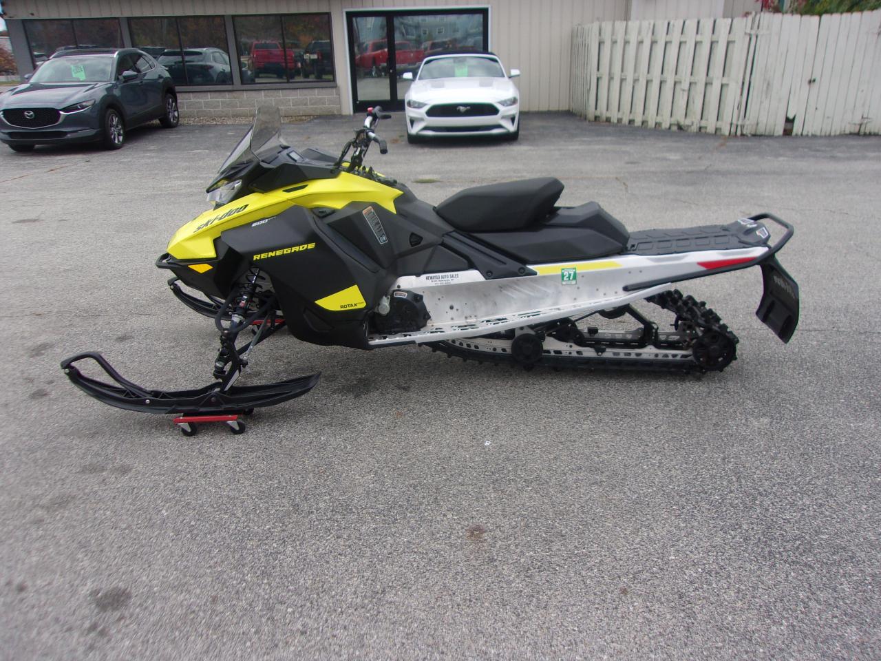 Ski-Doo Renegade  2022
