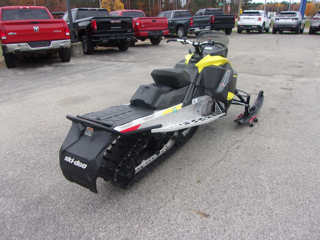 Ski-Doo Renegade  2022