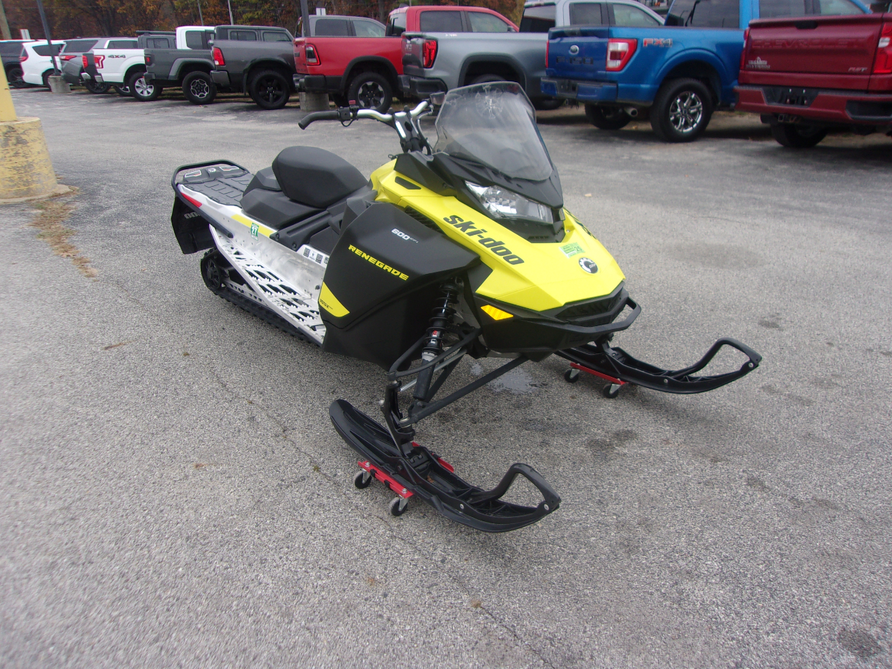 Ski-Doo Renegade  2022