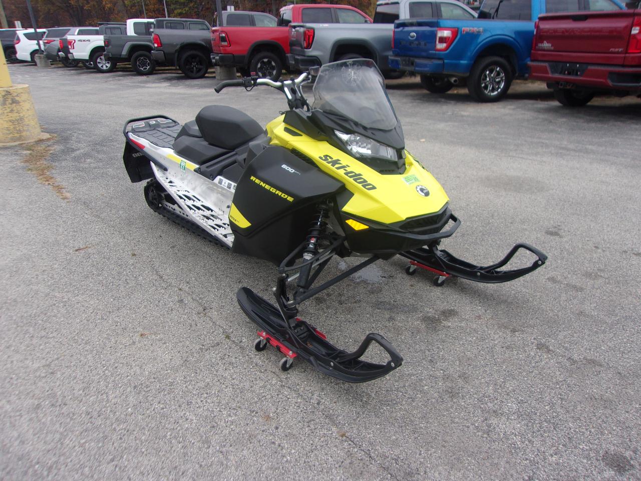 Ski-Doo Renegade  2022