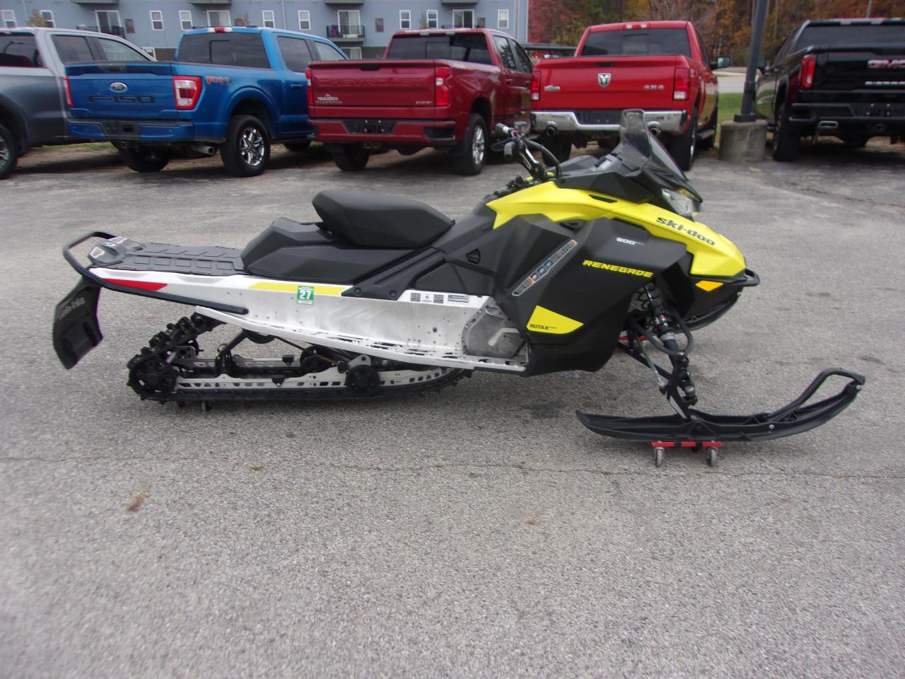 Ski-Doo Renegade  2022