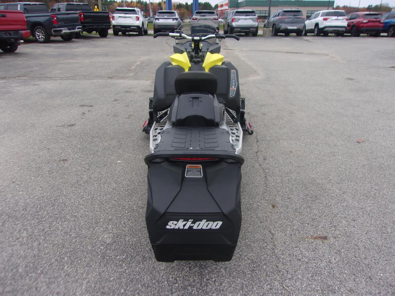Ski-Doo Renegade  2022