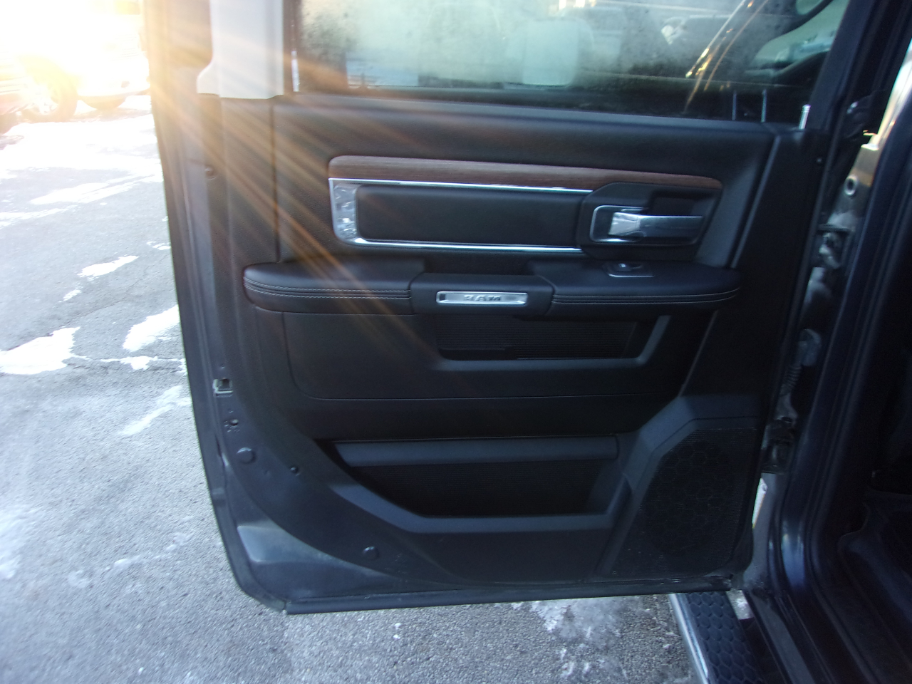 RAM 1500 4WD Crew Cab 149" Laramie 2016