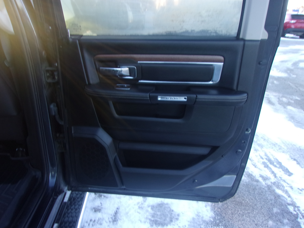 RAM 1500 4WD Crew Cab 149" Laramie 2016