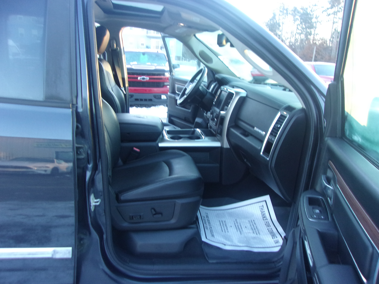 RAM 1500 4WD Crew Cab 149" Laramie 2016