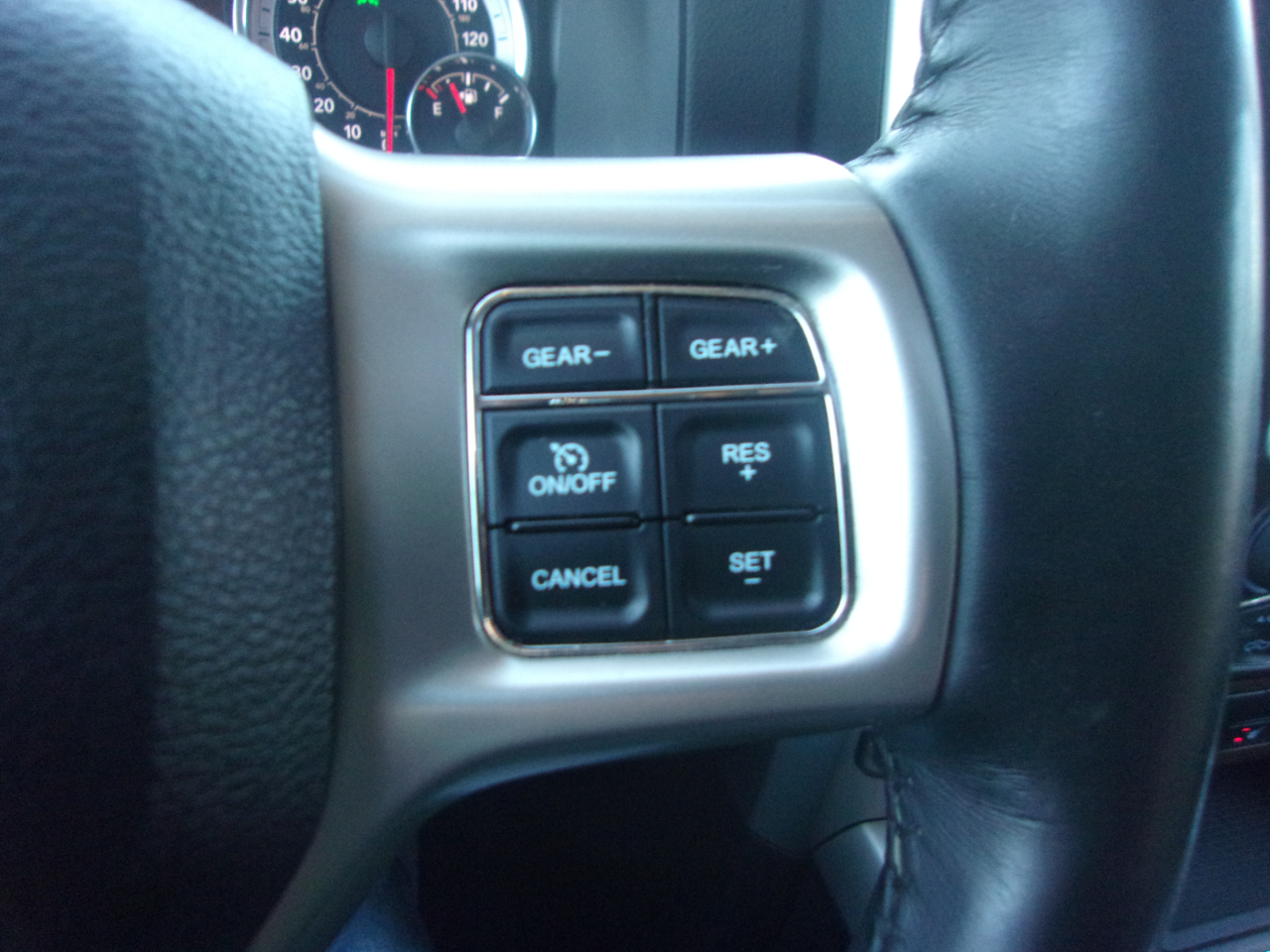 RAM 1500 4WD Crew Cab 149" Laramie 2016