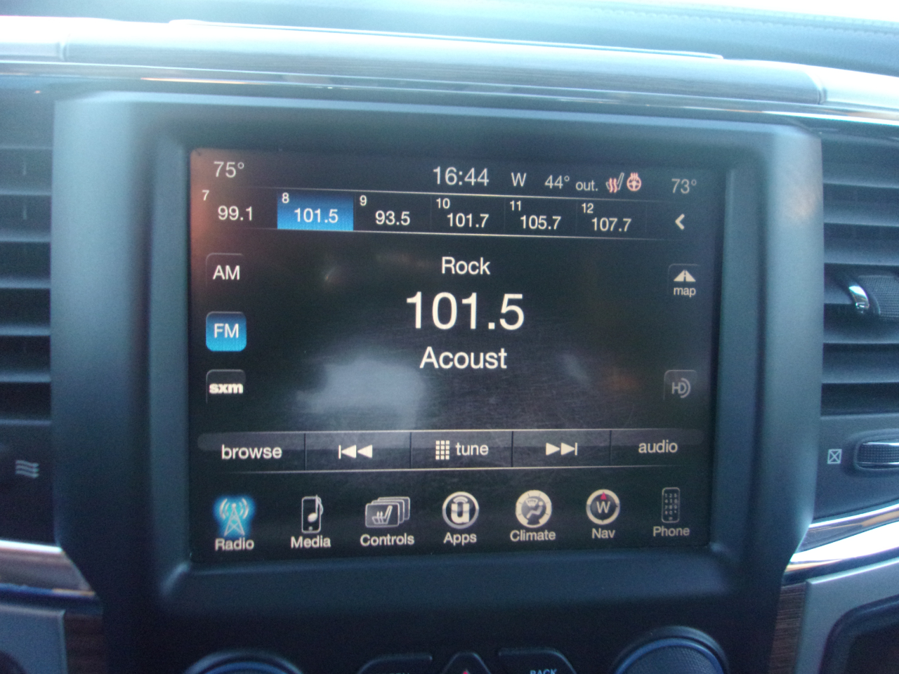 RAM 1500 4WD Crew Cab 149" Laramie 2016