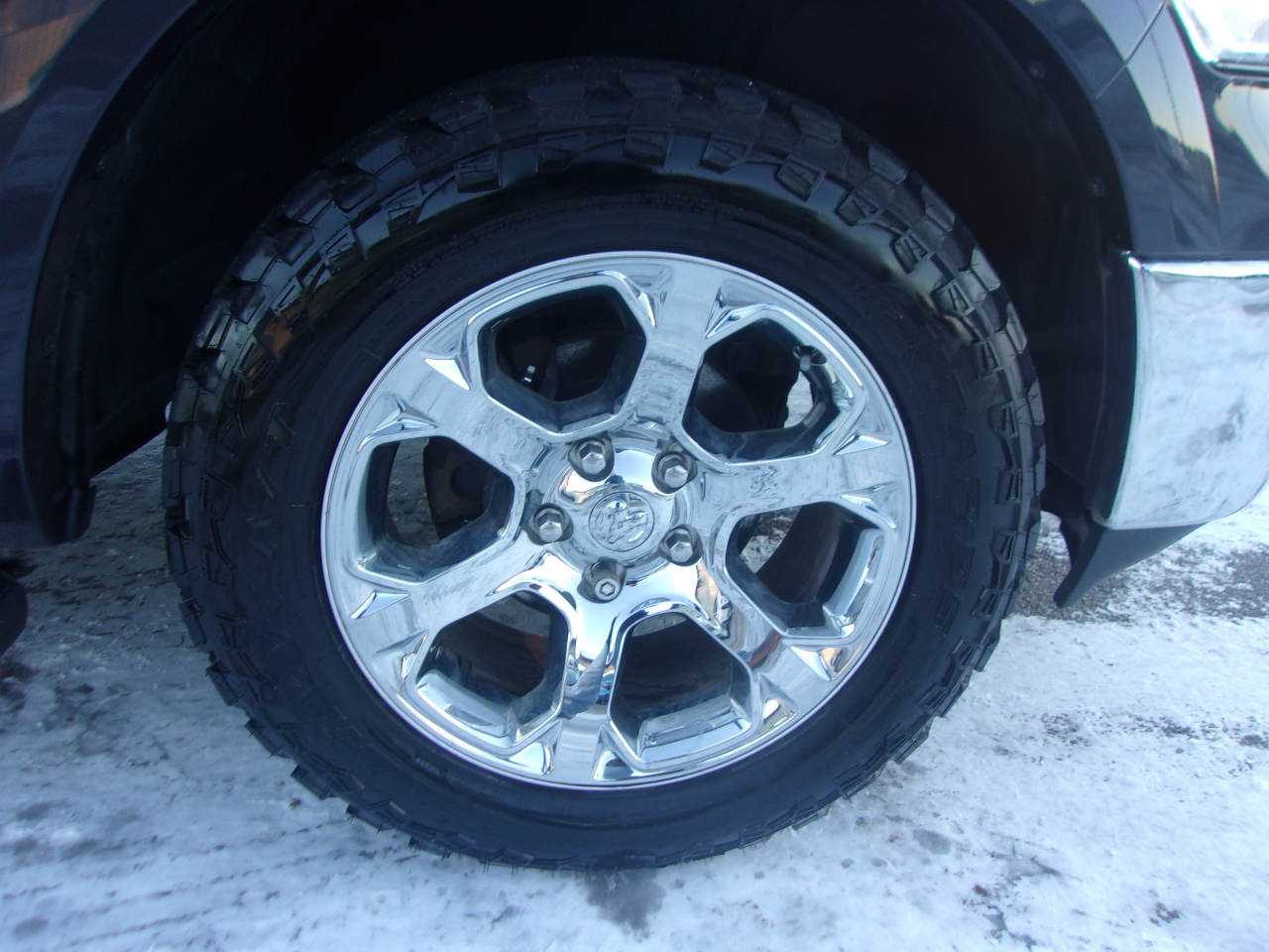 RAM 1500 4WD Crew Cab 149" Laramie 2016