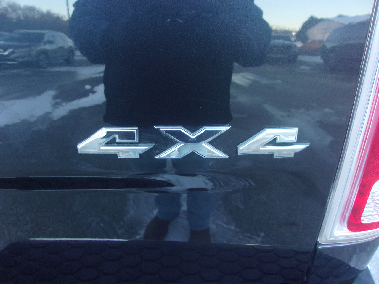 RAM 1500 4WD Crew Cab 149" Laramie 2016