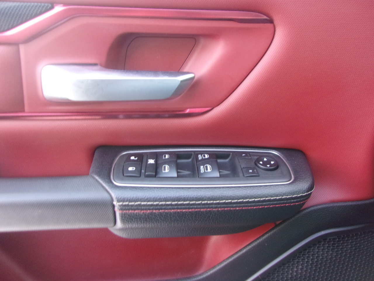 RAM 1500 Rebel 4x4 Crew Cab 5'7" Box 2019