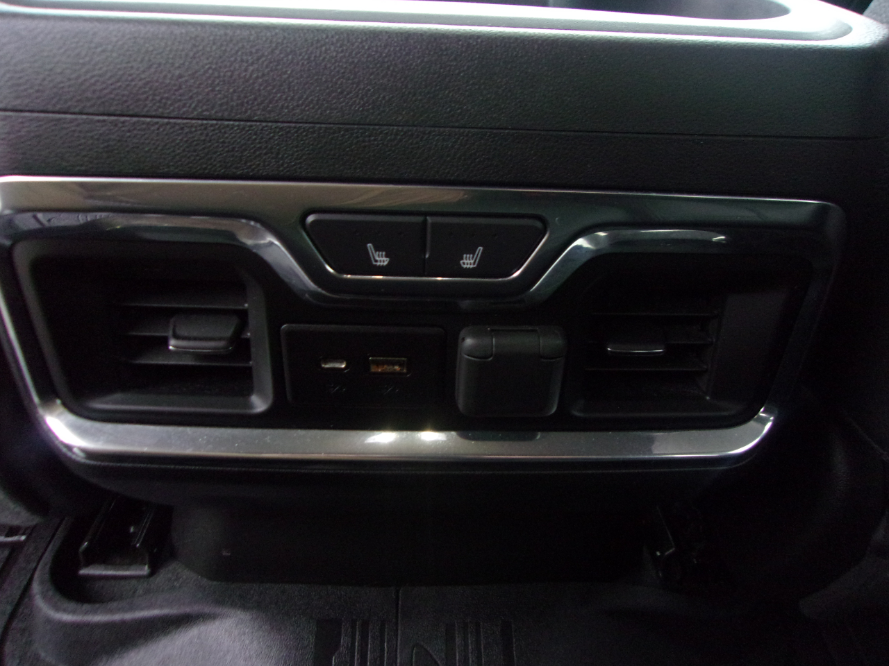 GMC Sierra 1500 4WD Crew Cab 147" Denali 2019