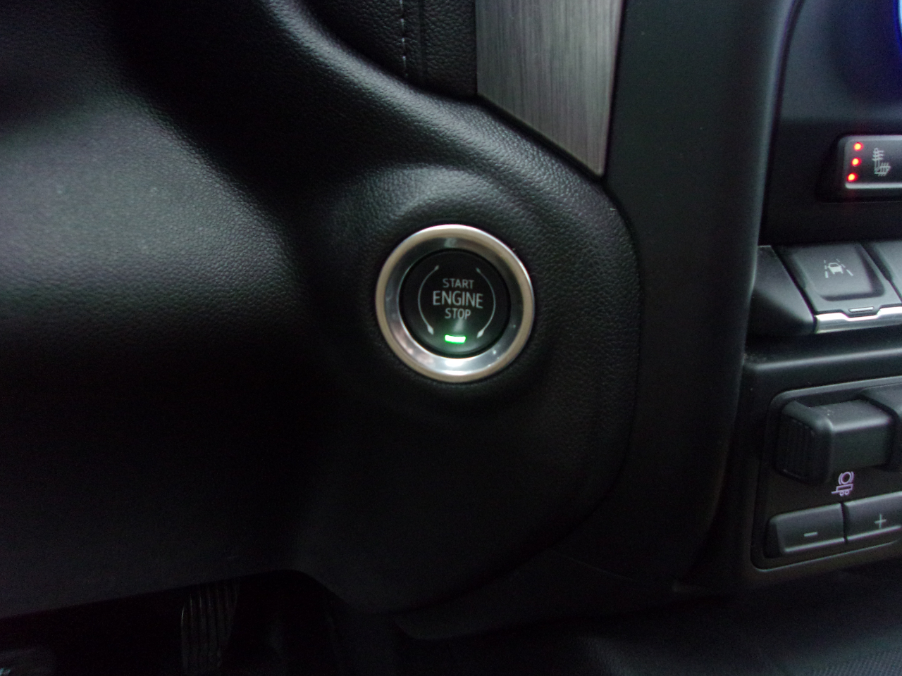 GMC Sierra 1500 4WD Crew Cab 147" Denali 2019