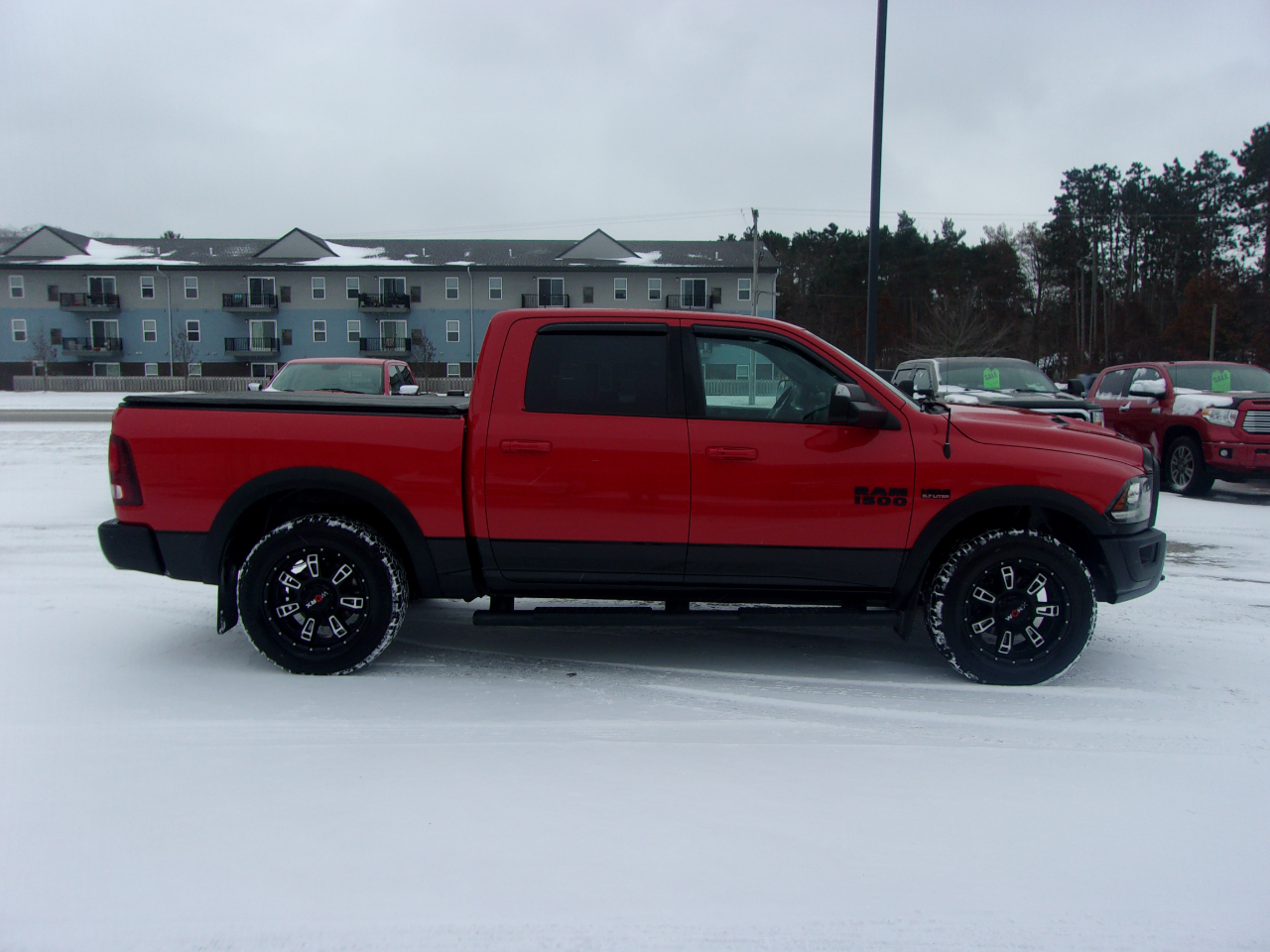 RAM 1500 4WD Crew Cab 140.5" Rebel 2016