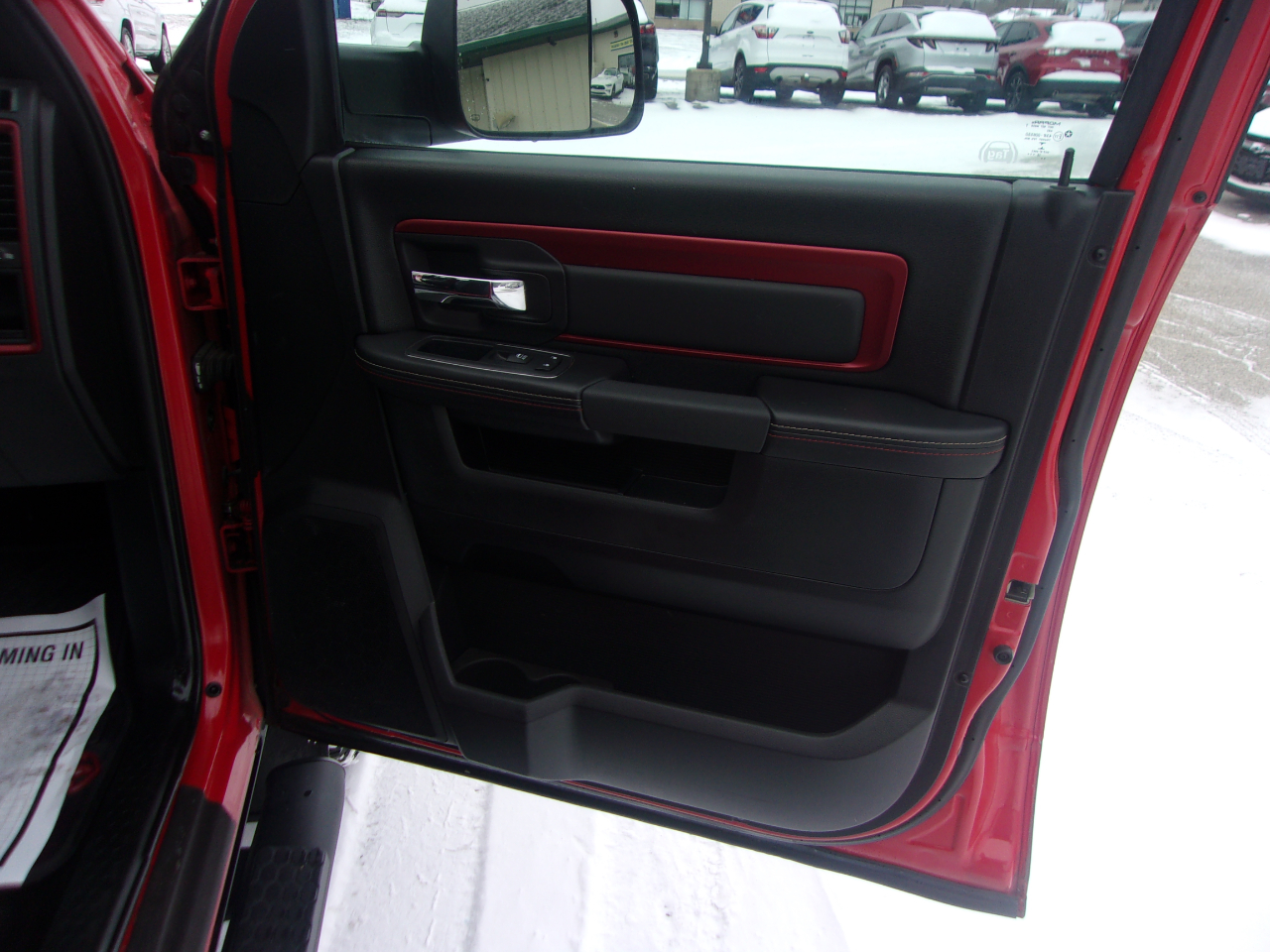 RAM 1500 4WD Crew Cab 140.5" Rebel 2016