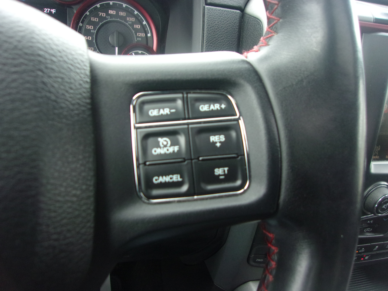 RAM 1500 4WD Crew Cab 140.5" Rebel 2016