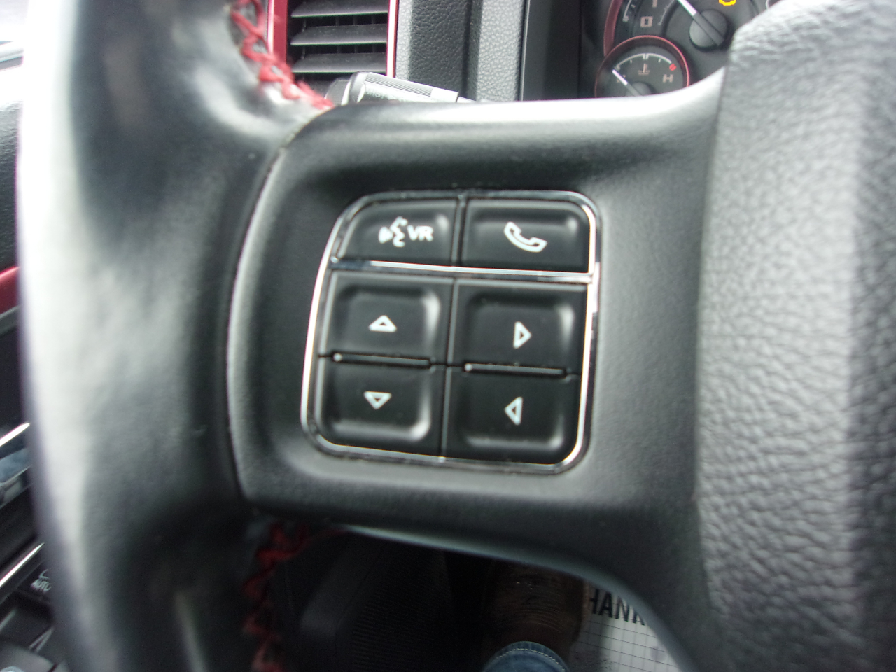 RAM 1500 4WD Crew Cab 140.5" Rebel 2016