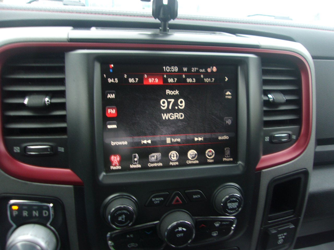 RAM 1500 4WD Crew Cab 140.5" Rebel 2016