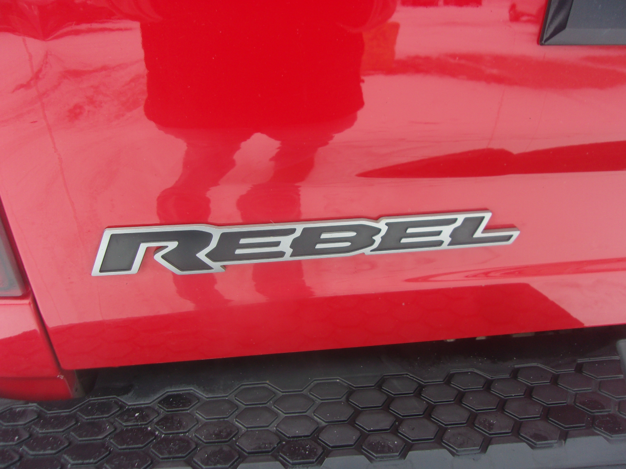 RAM 1500 4WD Crew Cab 140.5" Rebel 2016