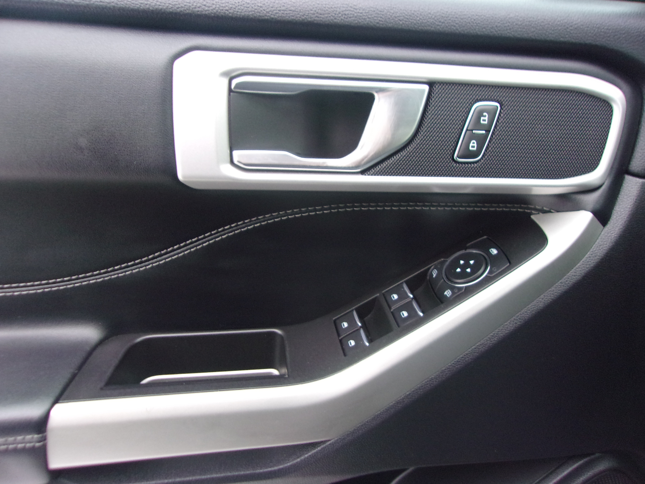 Ford Explorer XLT 4WD 2022